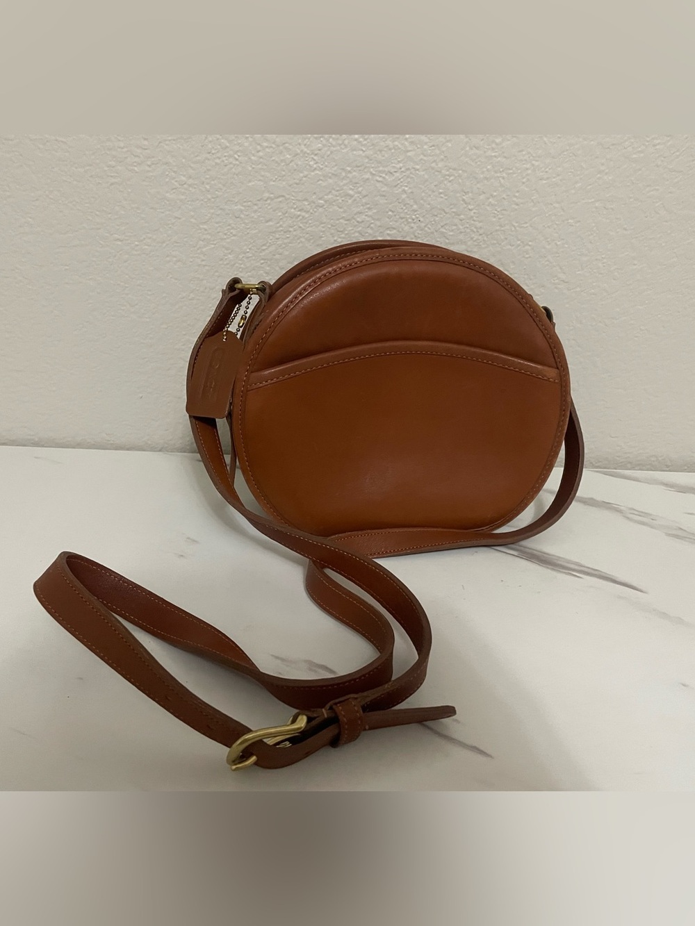 Vintage Coach Chester 9901 Canteen Shape Leather Shoulder or Crossbody USA